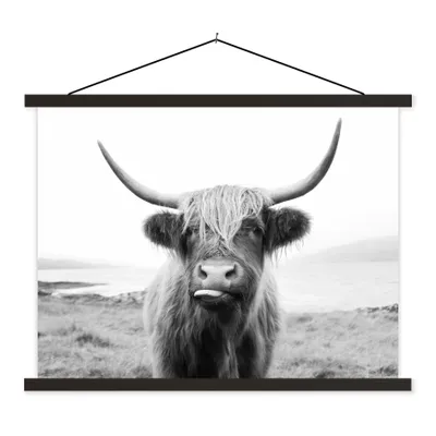 Produktbild von MuchoWow® Textilposter Tiere - Schottischer Highlander - Kuh - Schwarz - Weiß 40x30 cm mit schwarzem Rahmen - Dekorationen