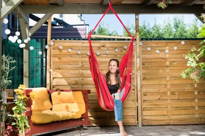 Image de MacaMex Relaxa Solar Fauteuil suspendu en coton rouge Chaise suspendue