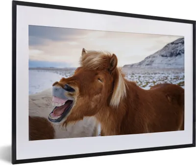 Produktbild von MuchoWow® Gerahmtes Poster Pferd - Strand - Braun 60x40 cm - Poster mit Schwarzem Bilderrahmen Wandposter Rahmen Foto Bilder - Schlafzimmer - Plakat in Rahmen - Drucken