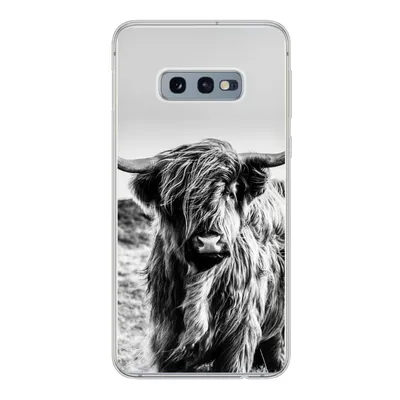 Produktbild von MuchoWow® Handyhülle Schutzhülle Hülle für Samsung Galaxy S10e Kuh - Schottischer Hochländer - Schwarz - Weiß - Tier - Natur - Wildtiere Silikon Softcase Handy Hülle - Handy