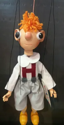 Produktbild von 20 cm Hurvinek Marionette im historischen Stil, handgefertigt mit Münsberger Rolle