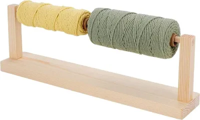 Produktbild von Holz Garnhalter für Stricken und Häkeln - Rotierender Garnballspender mit Bandaufbewahrung - Garnspinner für Strickbedarf.