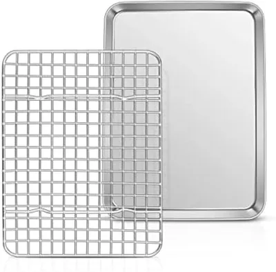 Produktbild von PolkaHome® Backblech mit Abkühlgitter Set aus 2 – Edelstahl – 26 x 20 cm – Geeignet für Ofen und Herd – Inklusive Kühlrost