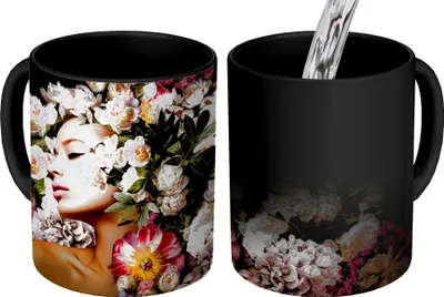 Produktbild von MuchoWow® Zauber Tasse Zaubertasse Magic Frauen - Blumen - Rosen - Porträt 350 ml Farbwechsel Becher Geschenk Geschenkidee - Magic-Tasse - Fototasse - Keramiktassen - Bilder - Tasse Kaffee - Getränkbe