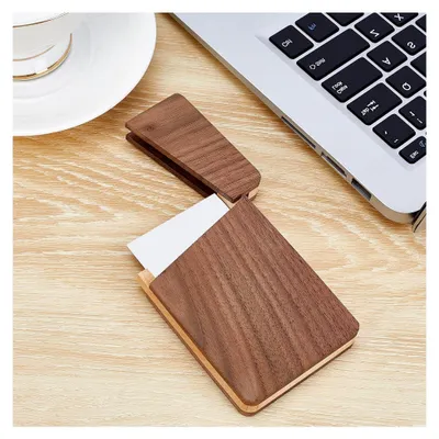 Produktbild von Visitenkartenhalter aus Holz mit Magnetverschluss (Schwarznuss)