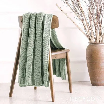 Produktbild von Unyqoos® Kuschelige grob gestrickte Decke 152 x 203 cm, Jadegrün, 100% dickes Acrylgarn – warme Wohndecke für Bett & Sofa