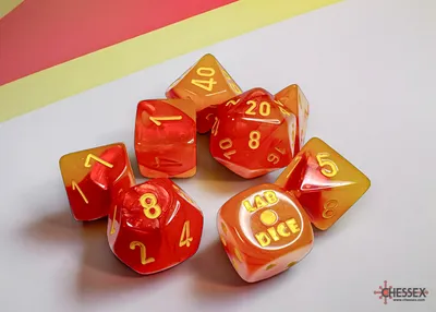 Image de Chessex - Lab Dice - Jeu de 8 dés - jaune-rouge-jaune