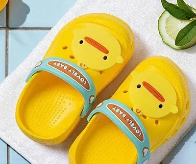 Produktbild von Kinder-Sonnenstrandschuhe mit Gummiabsatz - helle, schattige Freizeitschuhe für Kinder zum Garten - Fußschutz - Größe 17