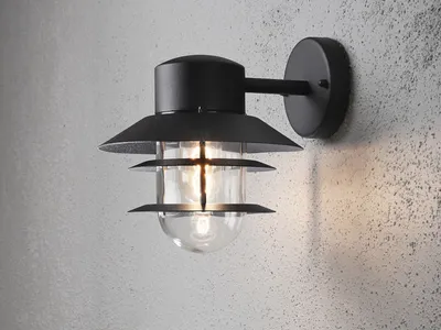 Produktbild von Konstsmide Modena Wandleuchte schwarz lackiertes Aluminium, klares Glas 7310-750