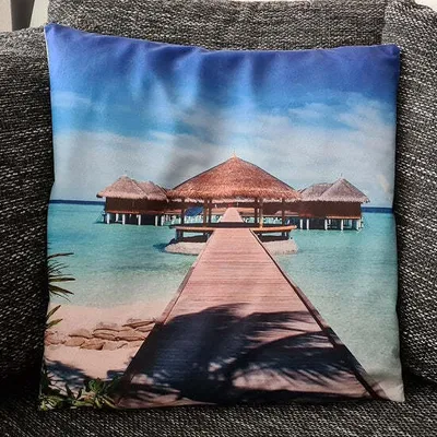 Obrázok produktu pre Obal na vankúš Maledivy Bungalow Most – 45 cm x 45 cm