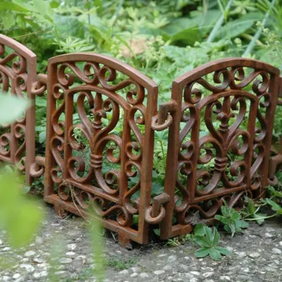 Produktbild von Sehr süßer Landhaus Beetzaun, Beetbegrenzer Sommerglück, 21 cm aus Gusseisen