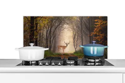 Produktbild von KitchenYeah®  Spritzschutz Küche - Küchenrückwand - Wandschutz für Herd und Spüle - Hirsch - Baum - Wald 90x45 - Alu-Dibond (Alternative zum Spritzschutz aus Glas) - Hitzebeständig - Herdspritzschutz