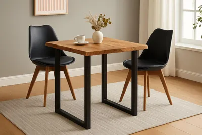 Produktbild von Essgruppe Baumkante massiv 80 x 80 cm Akazie naturfarben U-Gestell schwarz & 2 Stühle schwarz QUINN
