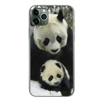 Produktbild von MuchoWow® Handyhülle Schutzhülle Hülle für iPhone 11 Pro Max Panda - Jungtier - Schnee Silikon Softcase Handy Hülle - Schutz