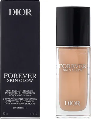 Produktbild von Dior Forever Skin Glow, Pumpenflasche, Flüssigkeit, Jeder Hauttyp, Aufhellend, Feuchtigkeitsspendend, Behandlung, Licht, Kühl/Pink