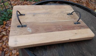 Produktbild von Deko-Tablett aus Hartholz mit Eisengriffen 40 x 30 cm