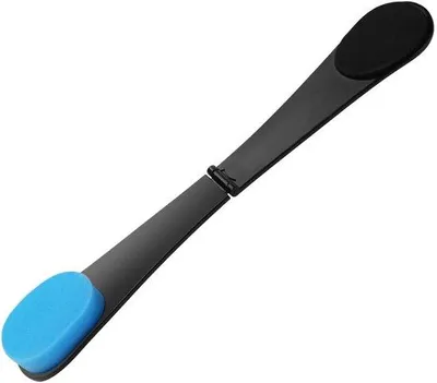 Produktbild von Rugreiniger mit blauen Applicatoren, herstellbar, für den täglichen Gebrauch.