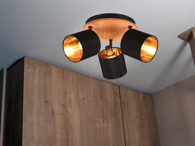 Produktbild von LED Deckenstrahler schwenkbar 3 flammig mit Stoffschirm in Schwarz-Gold Wandspot