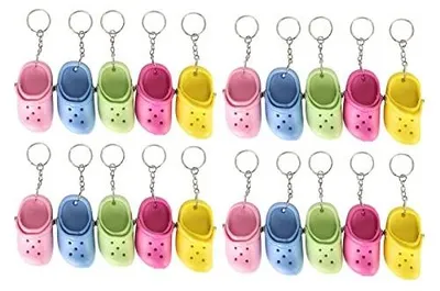 Image de Porte-clés en forme de mini-chaussure - 20 pièces - Porte-clés en silicone - Sandales rétro - Chaussures trouées - Légers et portables