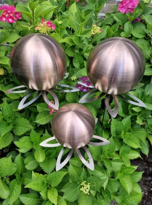 Produktbild von Blütenzauber Paris Rosenkugel 15/15/10 cm Edelstahl golden rose matt gebürstet Gartenstecker mit Stab 80 cm
