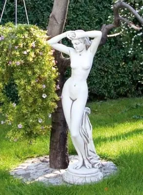 Image de Casa Padrino Sculpture de jardin Art Nouveau Femme Blanc / Gris H. 80 cm - Figurine élégante en pierre pour jardin - Accessoires de décoration de jardin Baroque & Art Nouveau