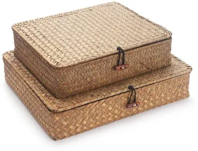 Produktbild von Unyqoos® Handgewebtes Aufbewahrungs-Set (2er) aus natürlichem Seegras mit Deckel, Metallrahmen, natur – groß 32 × 28 × 7 cm, klein 27,5 × 23,5 × 6,5 cm