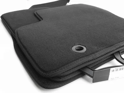 Image de Tapis de sol Ford Kuga 2008 Tapis en velours qualité d'origine 4 pièces noir Set de tapis de voiture