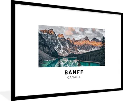 Produktbild von MuchoWow® Gerahmtes Poster Kanada - Berge - Wasser 90x60 cm - Poster mit Schwarzem Bilderrahmen Wandposter Rahmen Foto Bilder - Wanddekoration - Fotos