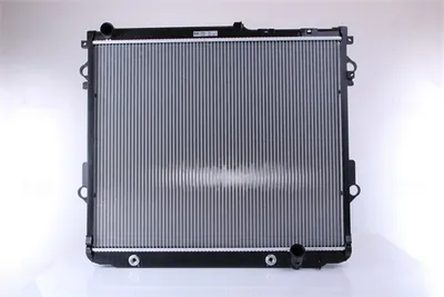 Produktbild von NISSENS 646826 Kühler Wasserkühler Motorkühler für TOYOTA LAND CRUISER (VDJ20, UZJ20)