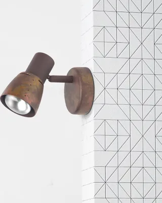 Produktbild von BRILLIANT Wandspot Lava | rustikaler Wandstrahler | Metall | altkupfer | schwenkbar | 1x E14 max. 28 W