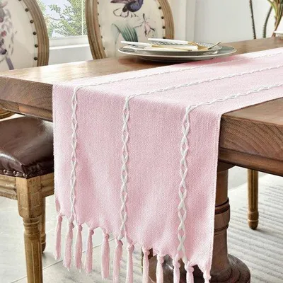 Productafbeelding van Ibenzoa® tafelkleed van katoen en linnen, zachtroze, 33 x 120 cm, met een subtiel geborduurd patroon en handgemaakte franjes