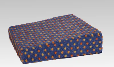 Produktbild von Keilkissen Aufstehhilfe Wolle Noppen 40 cm x 40 cm x 10/6 cm