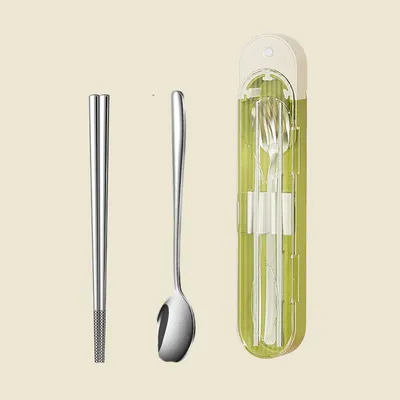 Imagen del producto de Juego de cubiertos de camping práctico: higiénico y resistente, color verde
