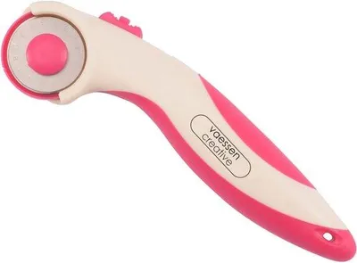 Zdjęcie produktu dla Ergonomiczny nóż do wałków o średnicy 28 mm do prac ręcznych i szycia