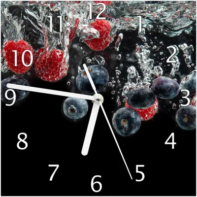Produktbild von Wallario Design Wanduhr Waldfrüchte im Wasser aus Echtglas, Größe 20 x 20 cm