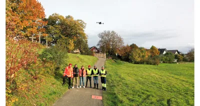 Produktbild von Jochen Schweizer Drohnenvideografie Kurs Hamburg; Erlebnis verschenken oder selbst erleben; Gutschein gültig für 1 Person Gruppengröße von 3 bis 30 Personen