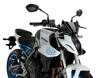 Imagen del producto de Cúpula Puig para moto deportiva sin carenado, color negro, homologada ABE, compatible con Suzuki GSX-8S