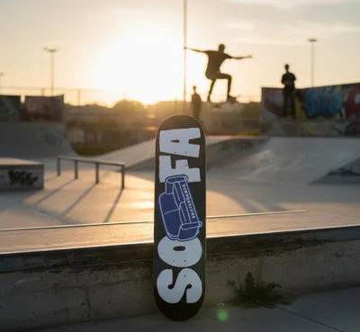 Produktbild von Deck Logo 8.375 - Blau - Sofa Skateboards