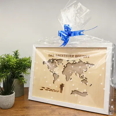 Produktbild von Fotoliste Geldgeschenk - Weltkarte Spardose - Reisekasse Geschenk für Hochzeit - personalisiertes Hochzeitsgeschenk - Geldgeschenk Verpackung echte Holzfotoliste