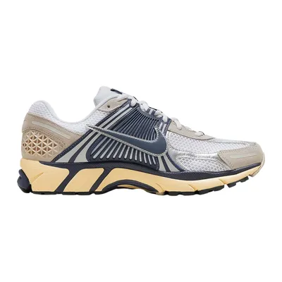 Image de Nike Sneakers HF4259-100 in Multicolored color size 45