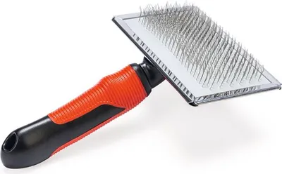 Produktbild von Karlie Professional Soft-Zupfbürste Hundebürste Gummi rot/schwarz 20x12 cm