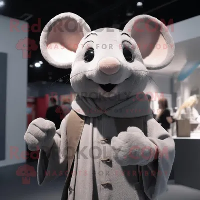 Produktbild von Graue REDBROKOLY Maus Maskottchen Kostüm figur gekleidet mit Rollkragenpullover und Wraps