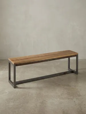 Seitenansicht der Küchenbank, die das minimalistische, rechteckige Design des Metallgestells und die Stärke der 3 cm dicken Massivholzplatte zeigt._#sku_BARWL6.143#