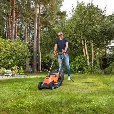 Immagine prodotto di Tosaerba 1200W taglio 32 cm altezza regolabile impugnatura bike Black+Decker BEMW 451 BH
