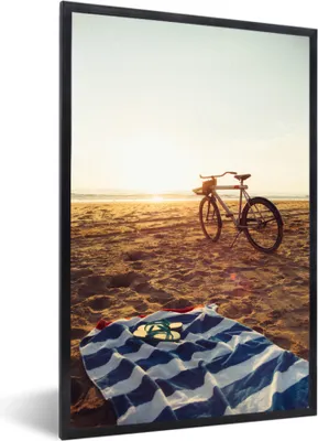 Produktbild von MuchoWow® MuchoWow® Gerahmtes Poster Strand - Fahrrad - Handtuch 20x30 cm - Poster mit zchwarzem Bilderrahmen - Drucken - Bilder Poster im Rahmen