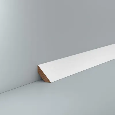 Produktbild von Deckenleiste Zierleiste Buche 30 x 30 RAL 9016 lackiert 2,40 Meter Sockelleiste