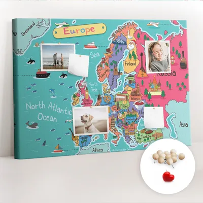 Imagen del producto de Tablero de corcho con chinchetas – Tablero con chinchetas para fotografías y notas – 100x70 cm – 100 chinchetas de madera – Mapa de Europa