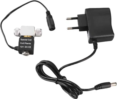 Produktbild von Magnetventil für Aquarium-CO2-System-Regler, DC 12 V Ausgang, zum Anschließen von 4 x 6 mm Rohr oder Blasenzähler, Doppelkopf, geräuschlose Niedertemp