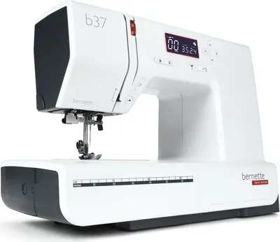 Produktbild von bernette Computernähmaschine 37 mit 170mm Arbeitsfläche, Start/Stopp-Funktion