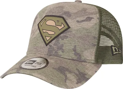 Produktbild von New Era A-Frame Adjustable Trucker Cap - Superman wood camo